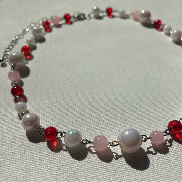 ♡ Handmade pink, red & white necklace made w pearls, glass beads & silver wire - Picture 2 of 2